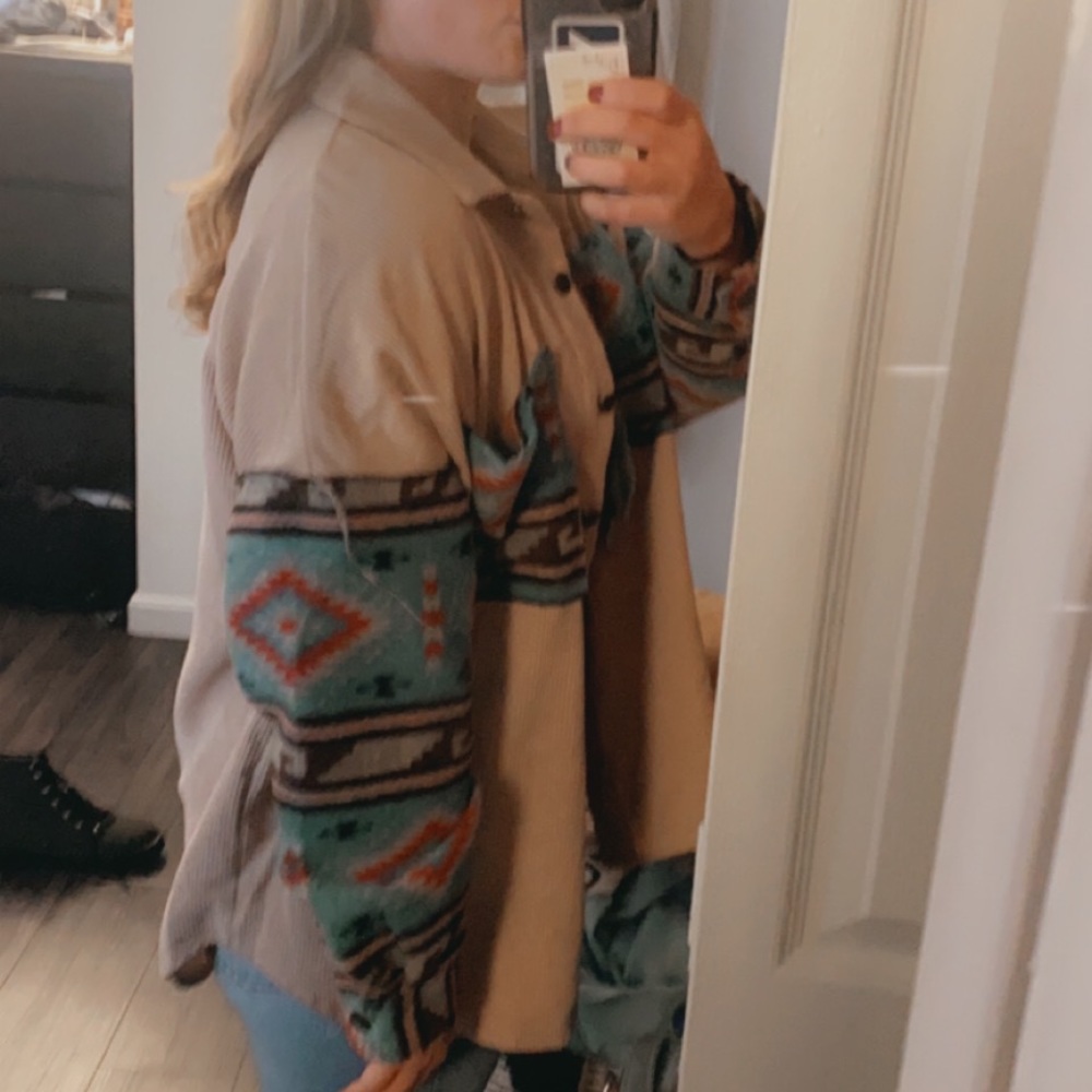 Shacket - Picture 7 of 7